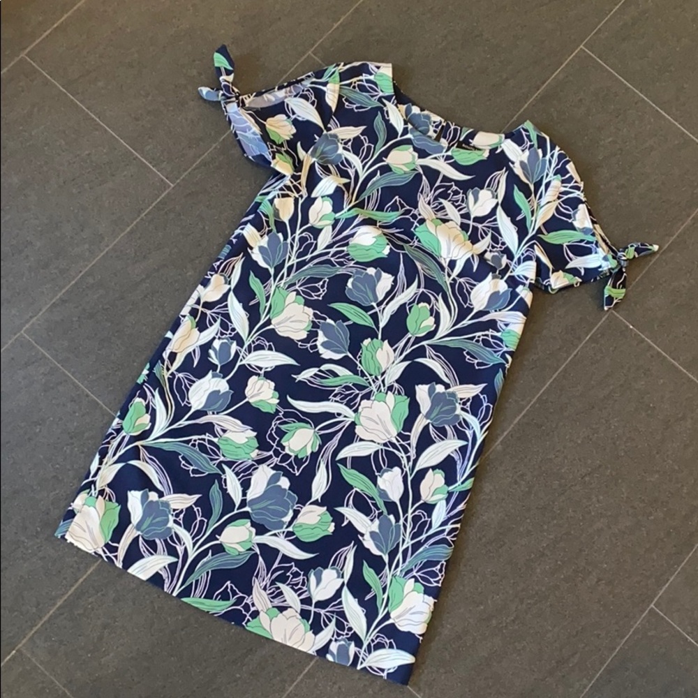 DONATING NEXT WEEK- BR shift dress! EUC